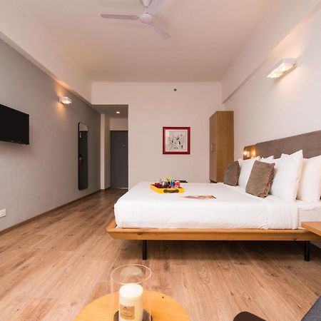 Oyo Townhouse 028 Corporate Suite Noida Exteriör bild