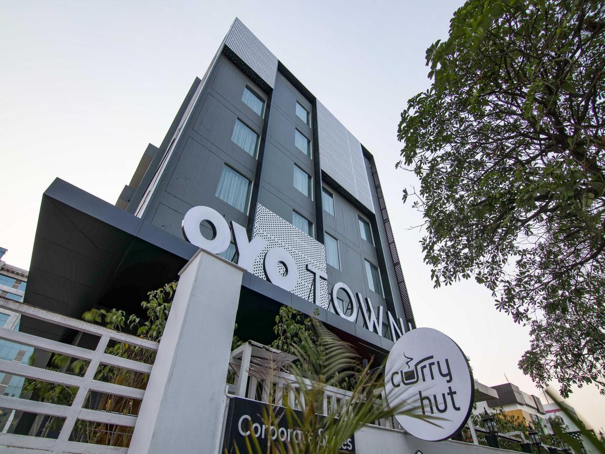 Oyo Townhouse 028 Corporate Suite Noida Exteriör bild