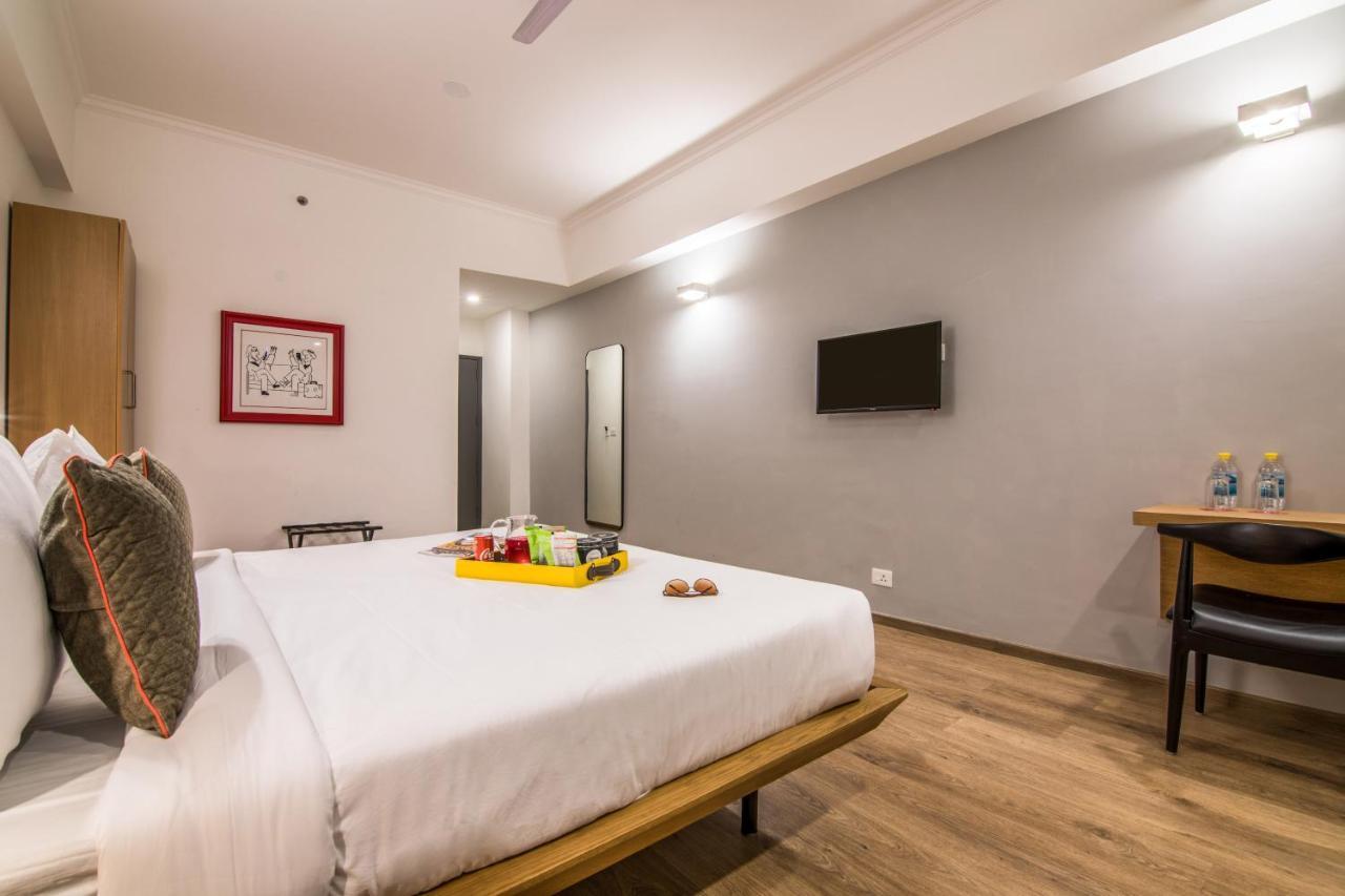 Oyo Townhouse 028 Corporate Suite Noida Exteriör bild
