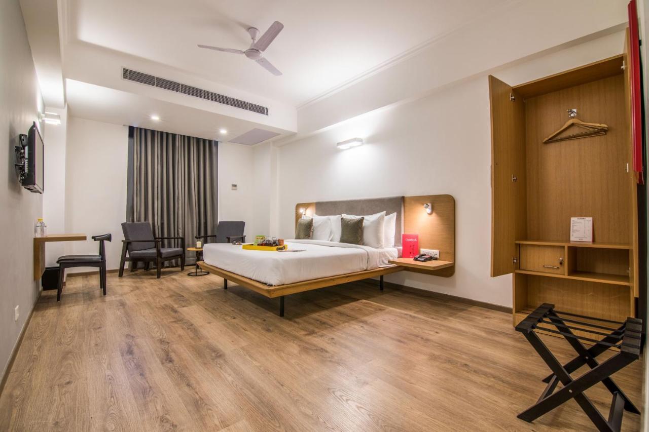 Oyo Townhouse 028 Corporate Suite Noida Exteriör bild