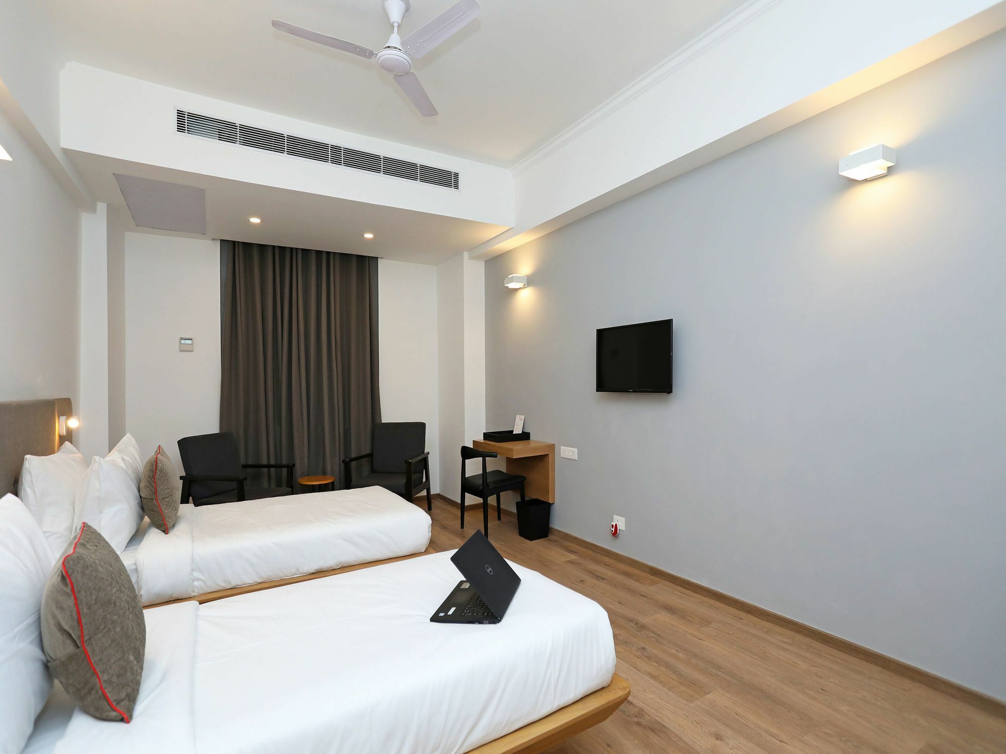 Oyo Townhouse 028 Corporate Suite Noida Exteriör bild