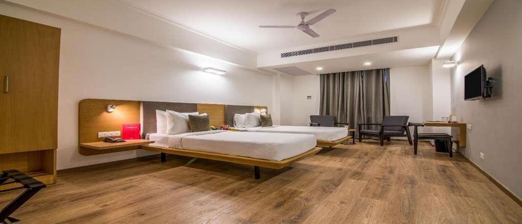 Oyo Townhouse 028 Corporate Suite Noida Rum bild
